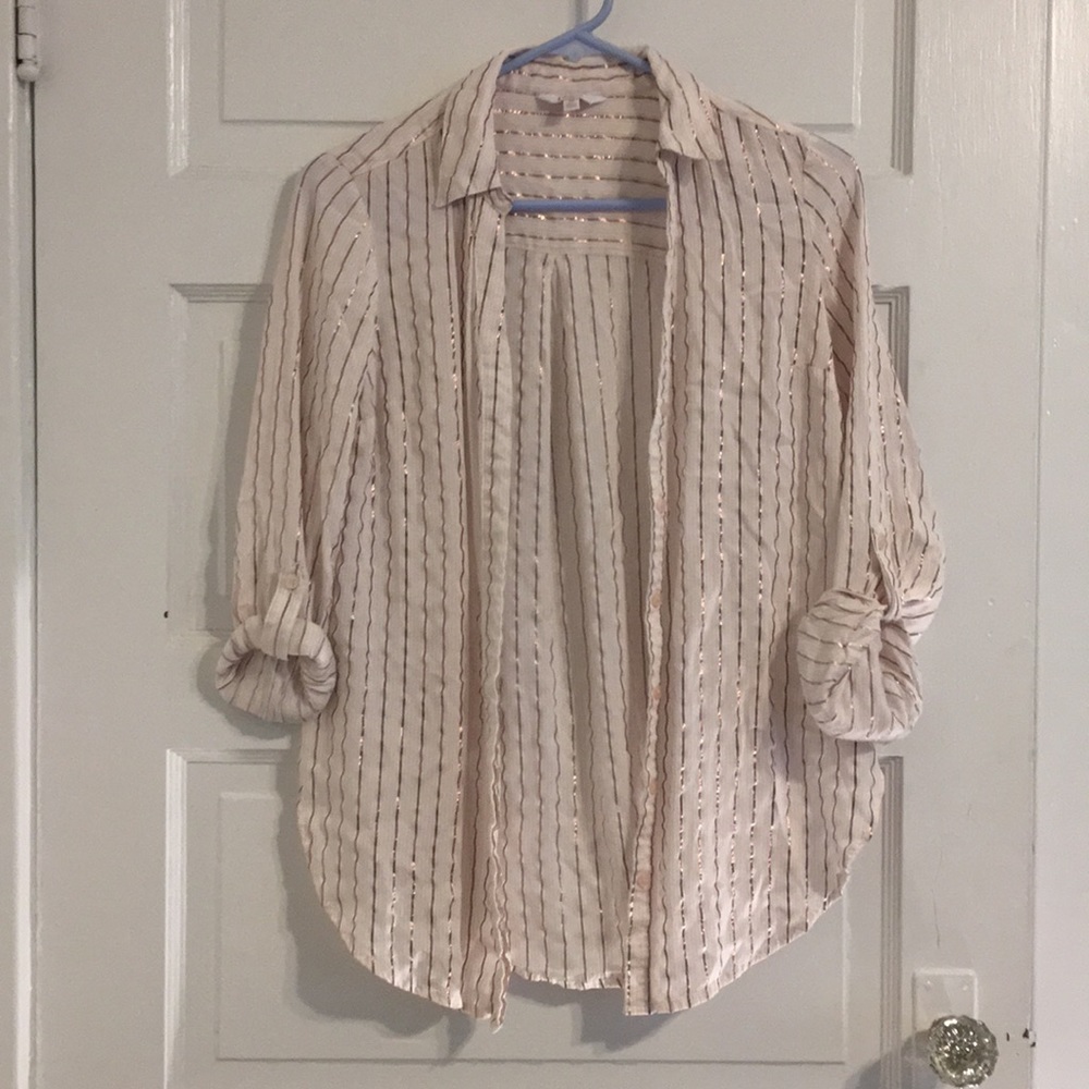 Long sleeve blouse. White with rose gold.